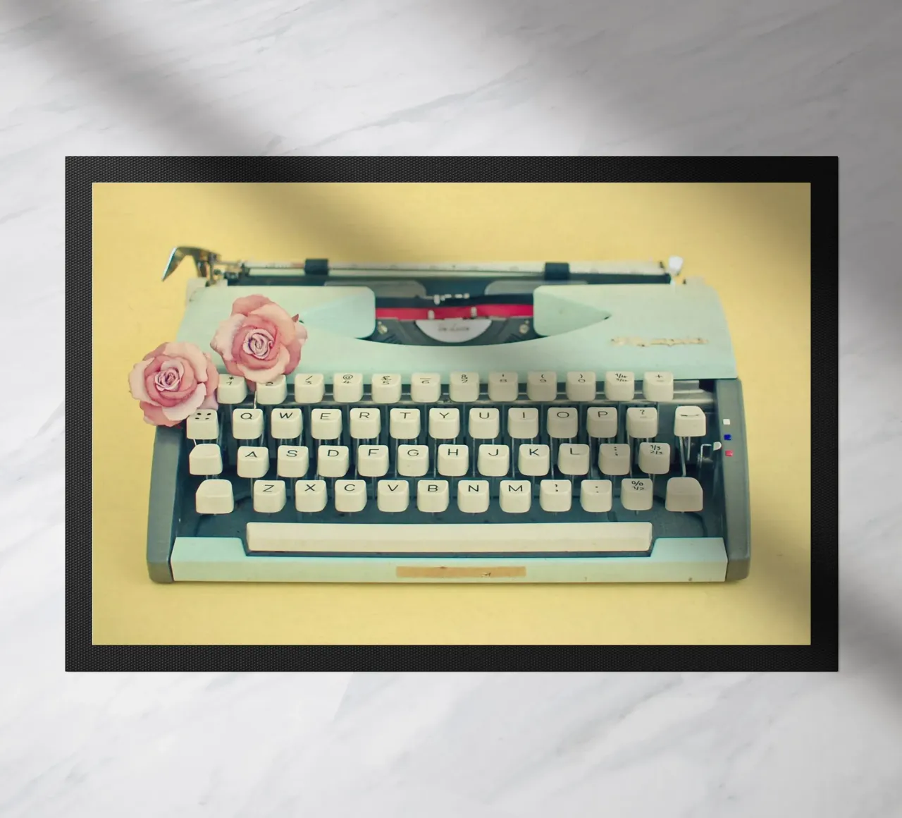 De typemachine deurmat van Cassia Beck Photography