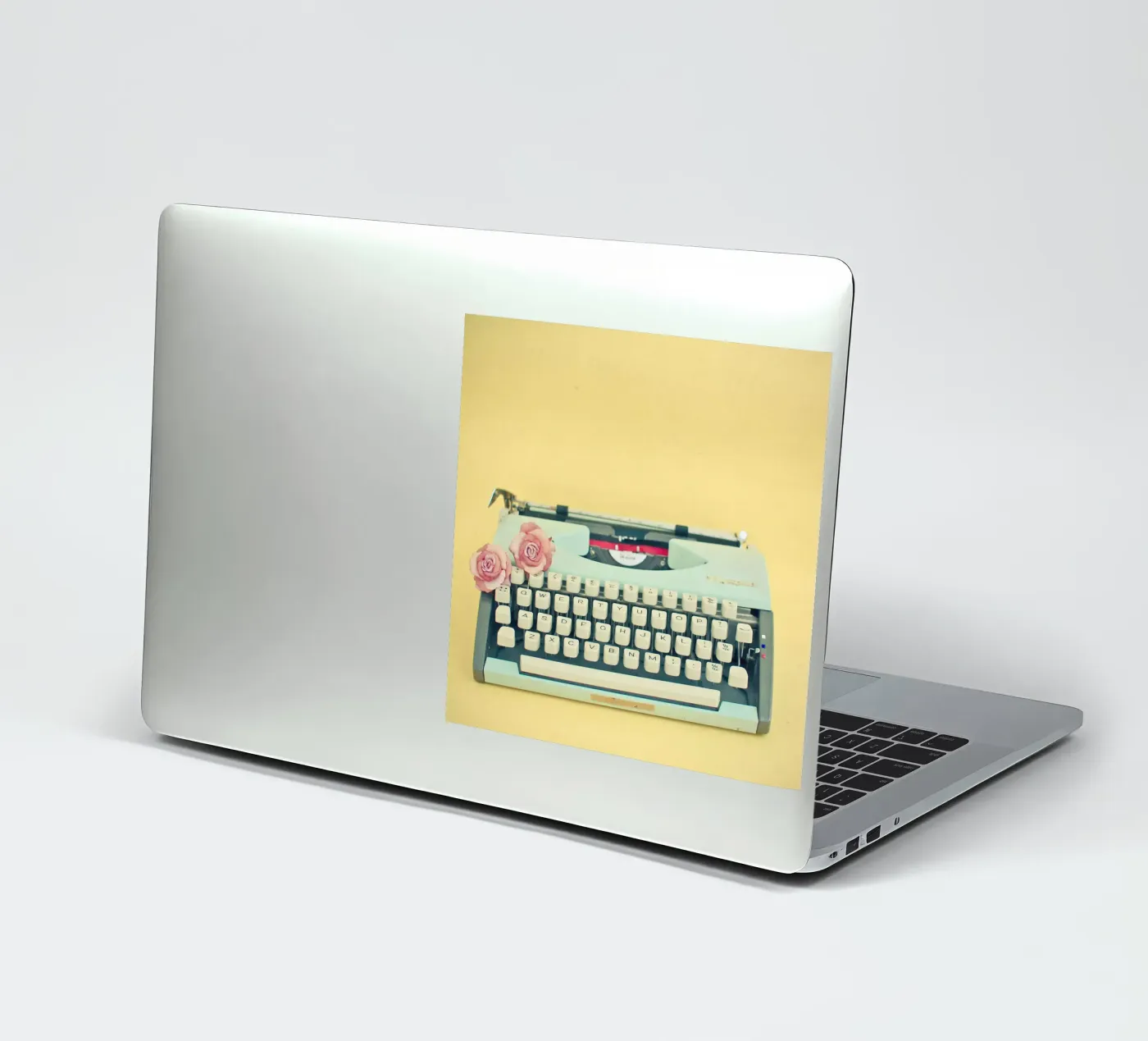 De typemachine sticker van Cassia Beck Photography