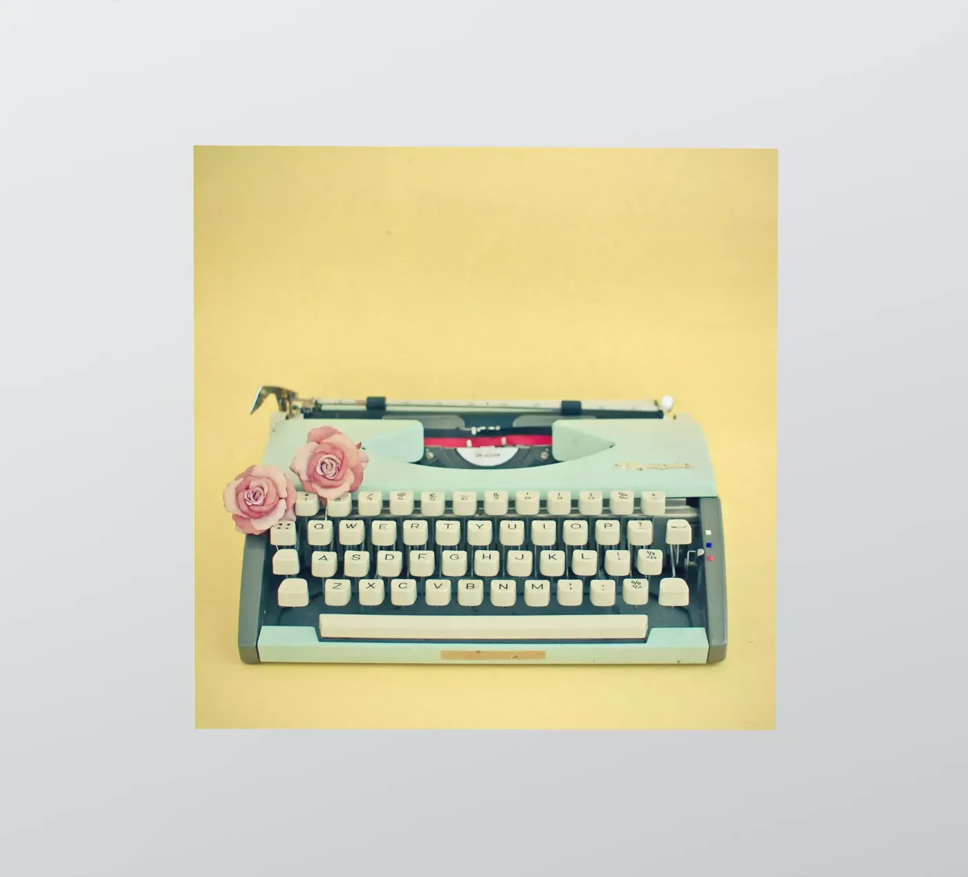 De typemachine sticker van Cassia Beck Photography