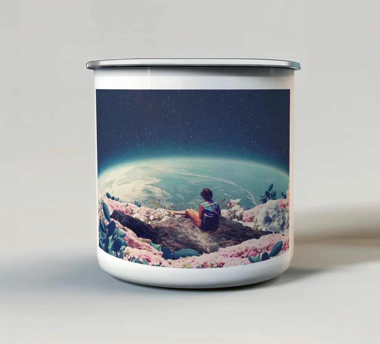 My World Blossomed when I Loved You Horizontal tazza in smalto da Frank Moth
