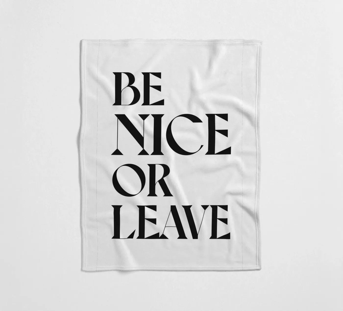 BE NICE OR LEAVE Fleecedecke von n.4