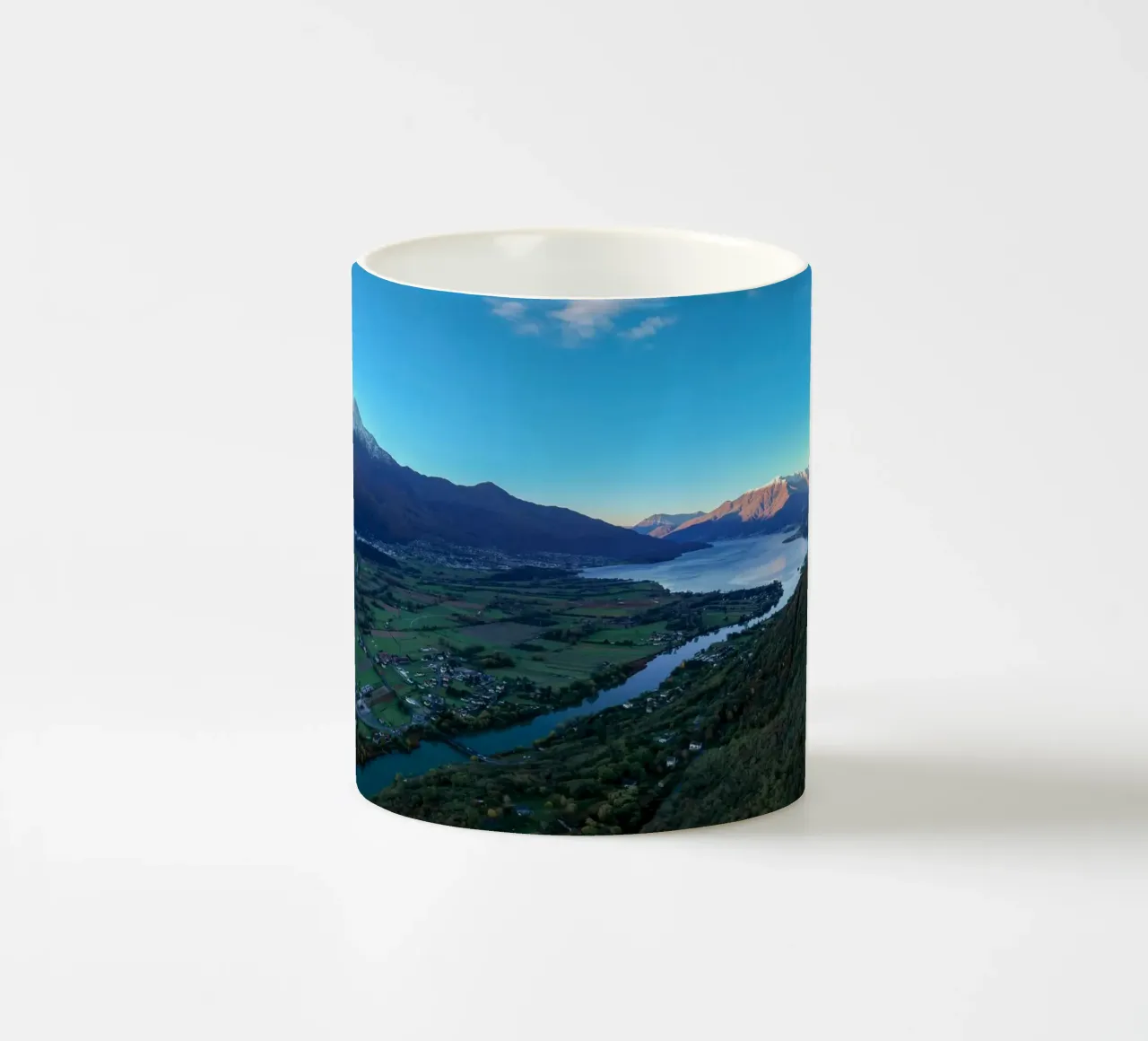 Lake Como in Italy taza de cerámica de anderm