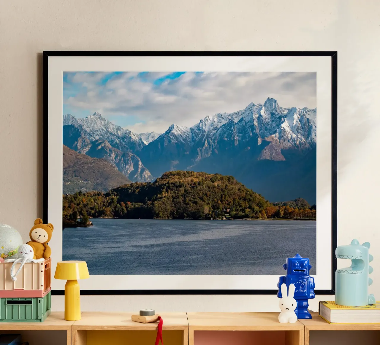 Lake Como in Italy poster con telaio in legno da anderm