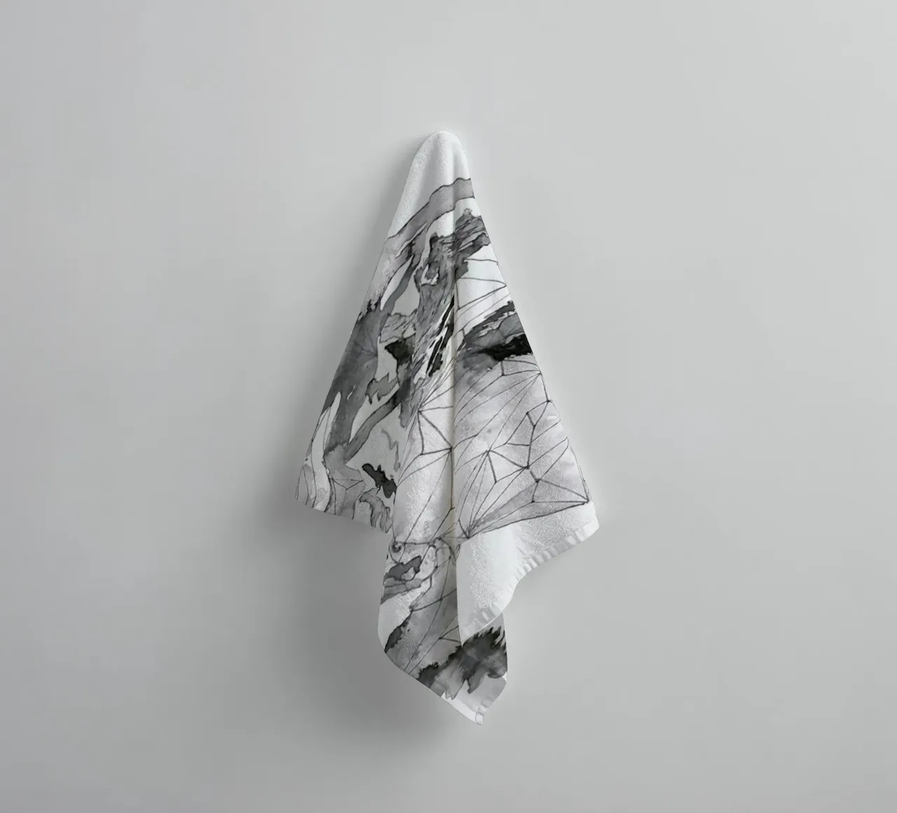 I am a Mountain Child Handtuch von Larissa van der Laan