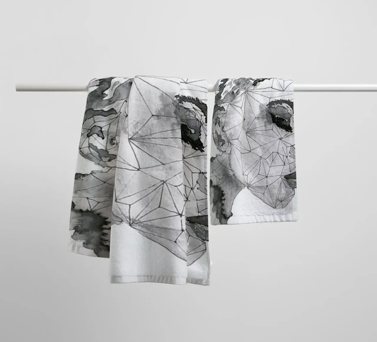 I am a Mountain Child Handtuch von Larissa van der Laan