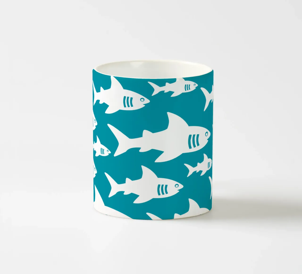 Swimming sharks pattern tazza in ceramica da baobabprintstore
