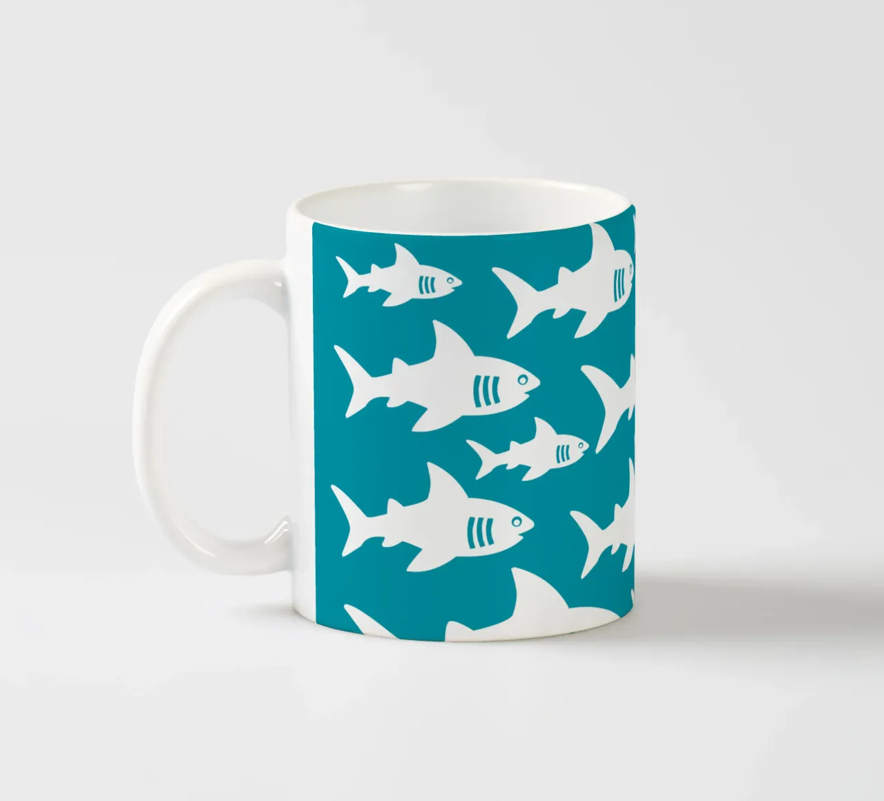 Swimming sharks pattern tazza in ceramica da baobabprintstore