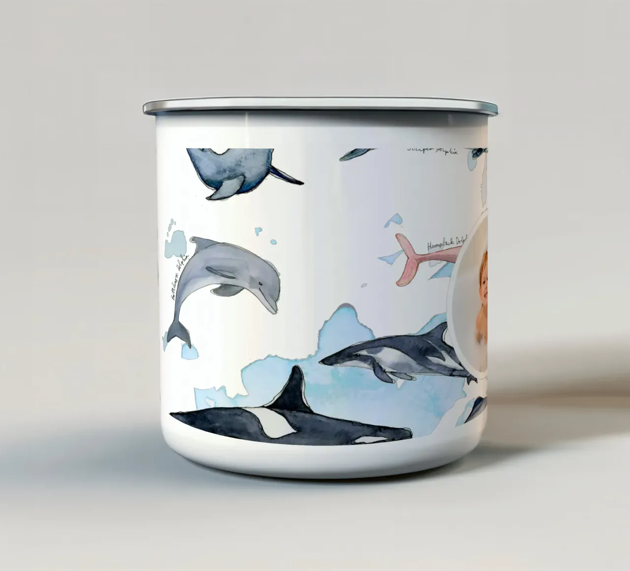 Tipos de delfines dibujados a mano en acuarela: diseño lúdico taza de esmalte de Patruschka’s Patterns