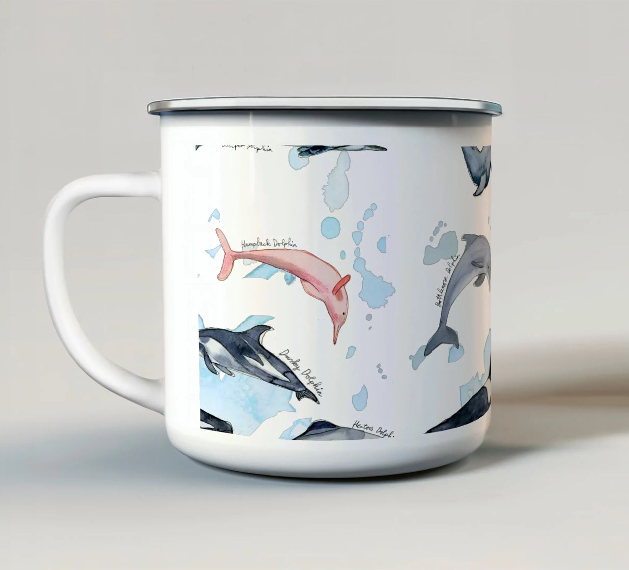 Tipi disegnati a mano di delfini in acquerello: design giocoso tazza in smalto da Patruschka’s Patterns
