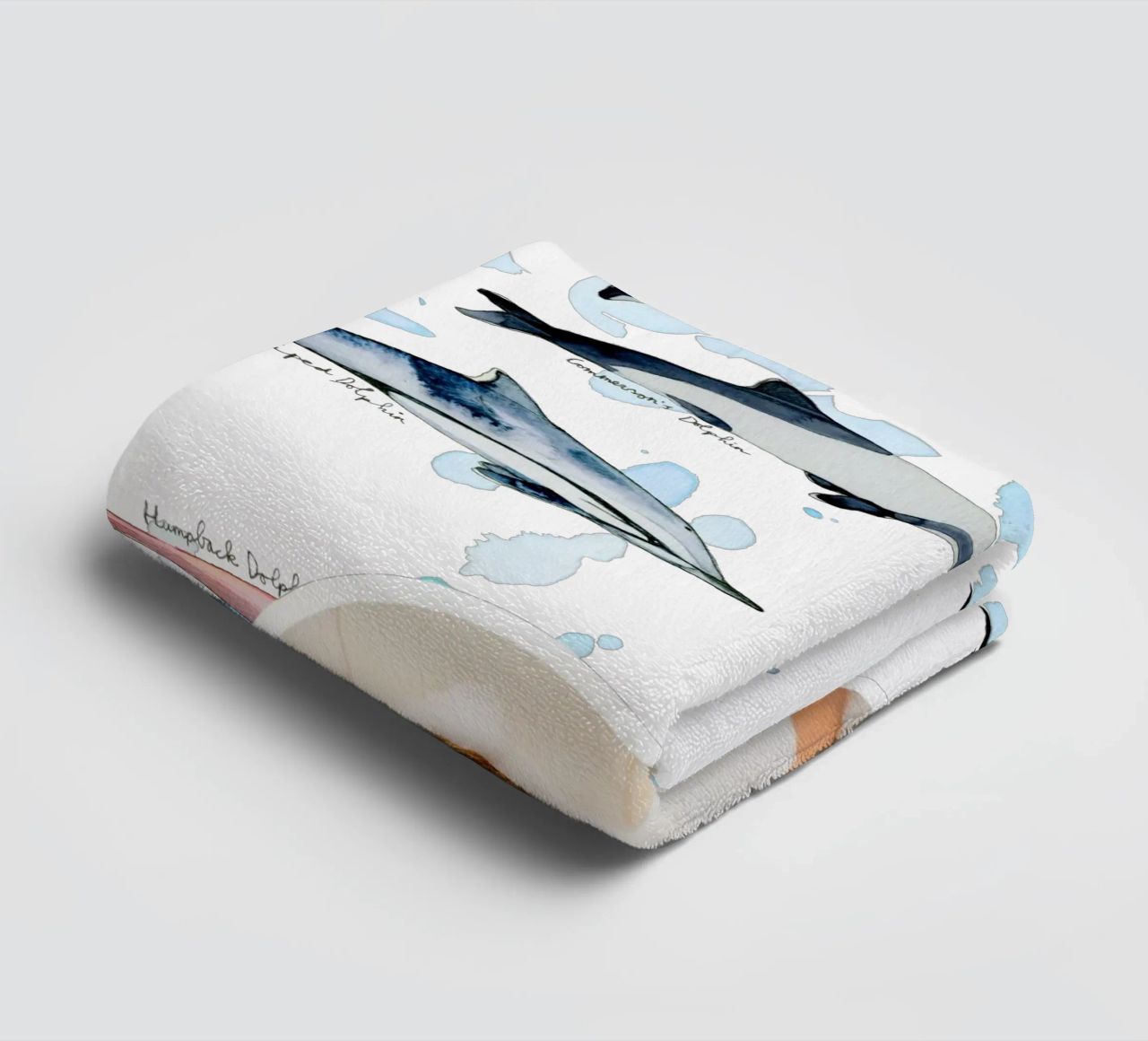 Types de dauphins dessinés à la main à l'aquarelle : Design ludique serviette de bain de Patruschka’s Patterns