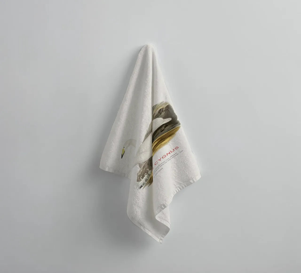 Singschwan oder Cygnus cygnus Handtuch von Vintagrafica