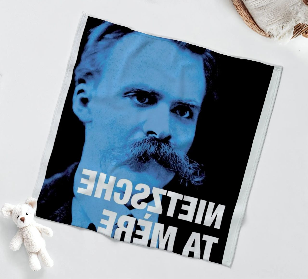 Nietzsche coperta in pile da Fists Et Lettres