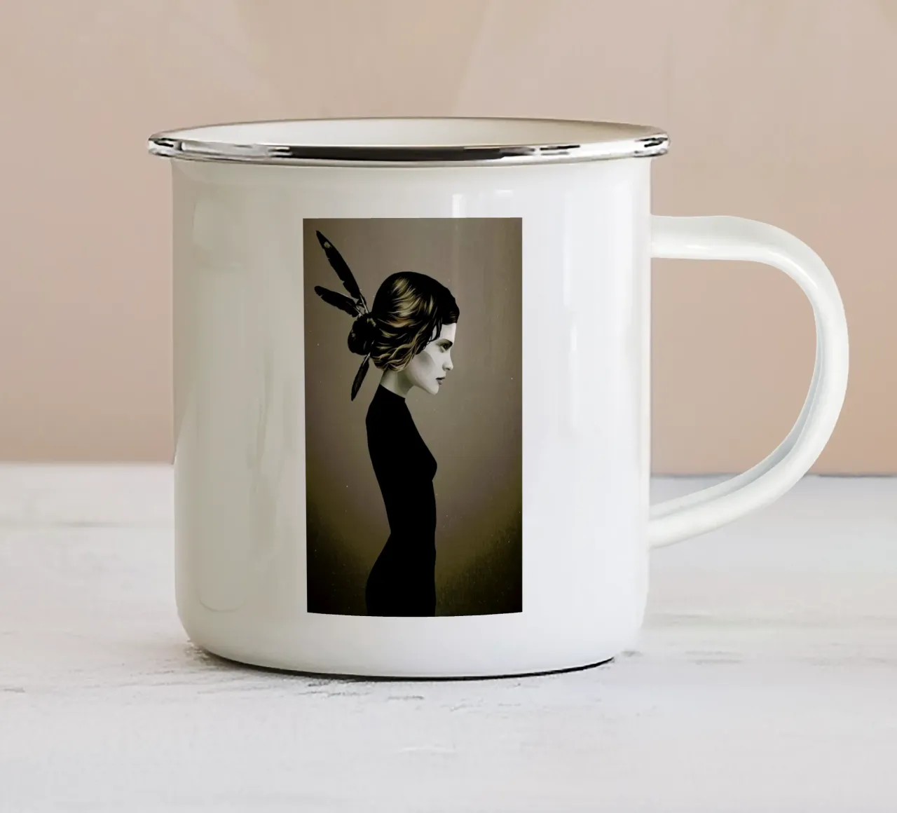 This City II tazza in smalto da Ruben Ireland
