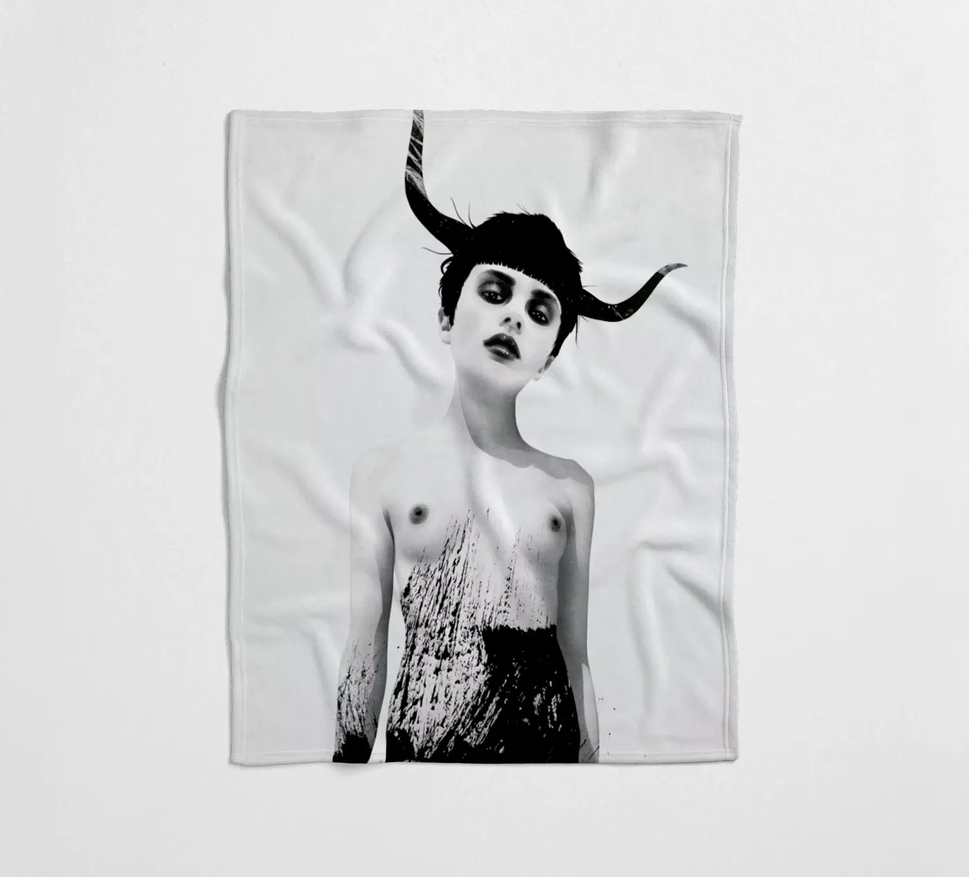 Sweetest Kill Fleecedecke von Ruben Ireland