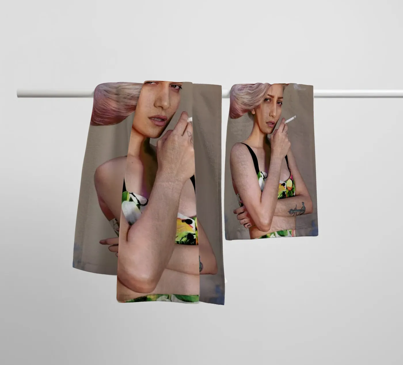 Daniela badhanddoek van Ana Topoleanu