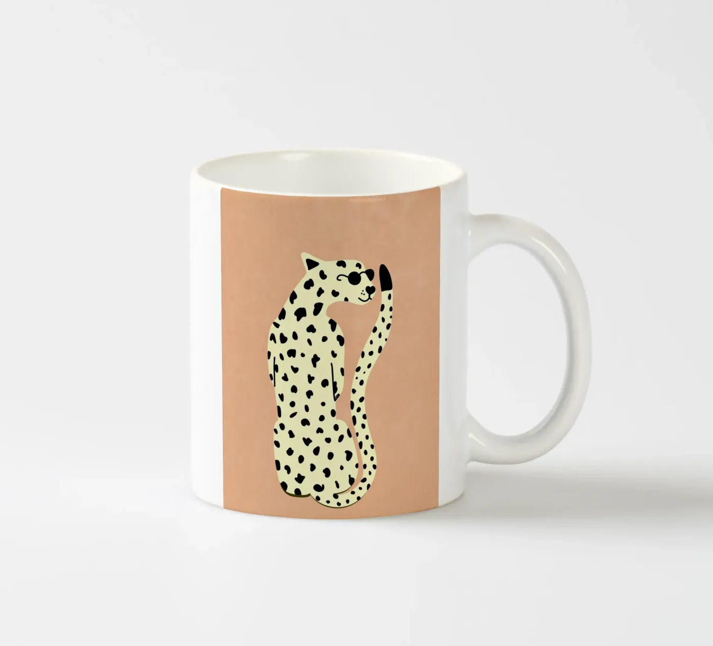 Cooler Leopard ceramic mug by Illustration Raissa Oltmanns