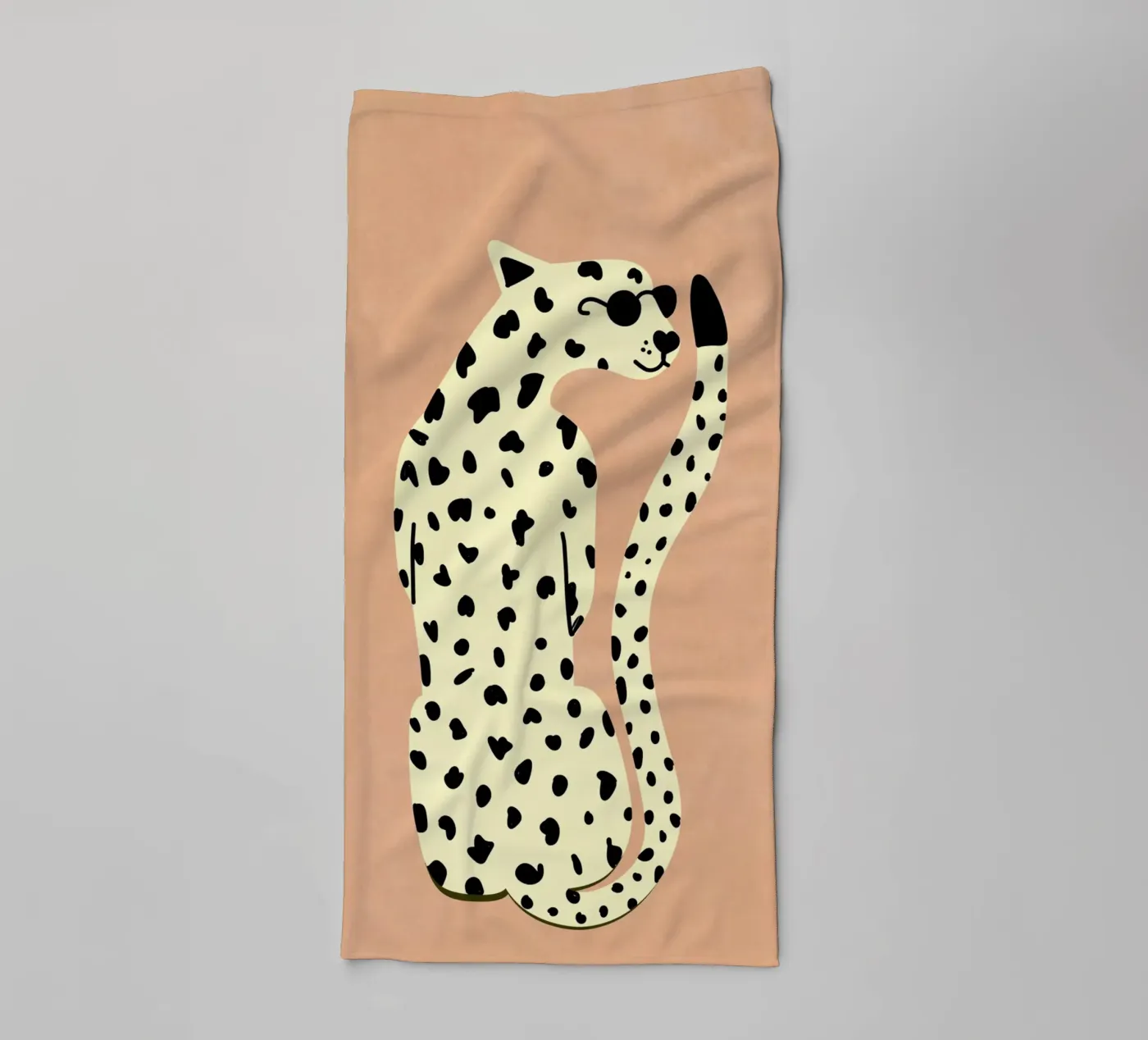 Cooler Leopard towel by Illustration Raissa Oltmanns