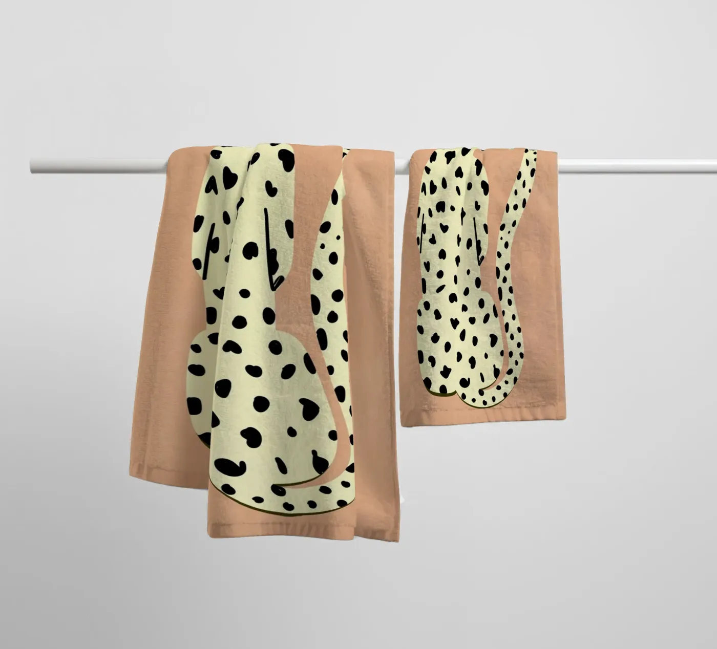 Cooler Leopard towel by Illustration Raissa Oltmanns