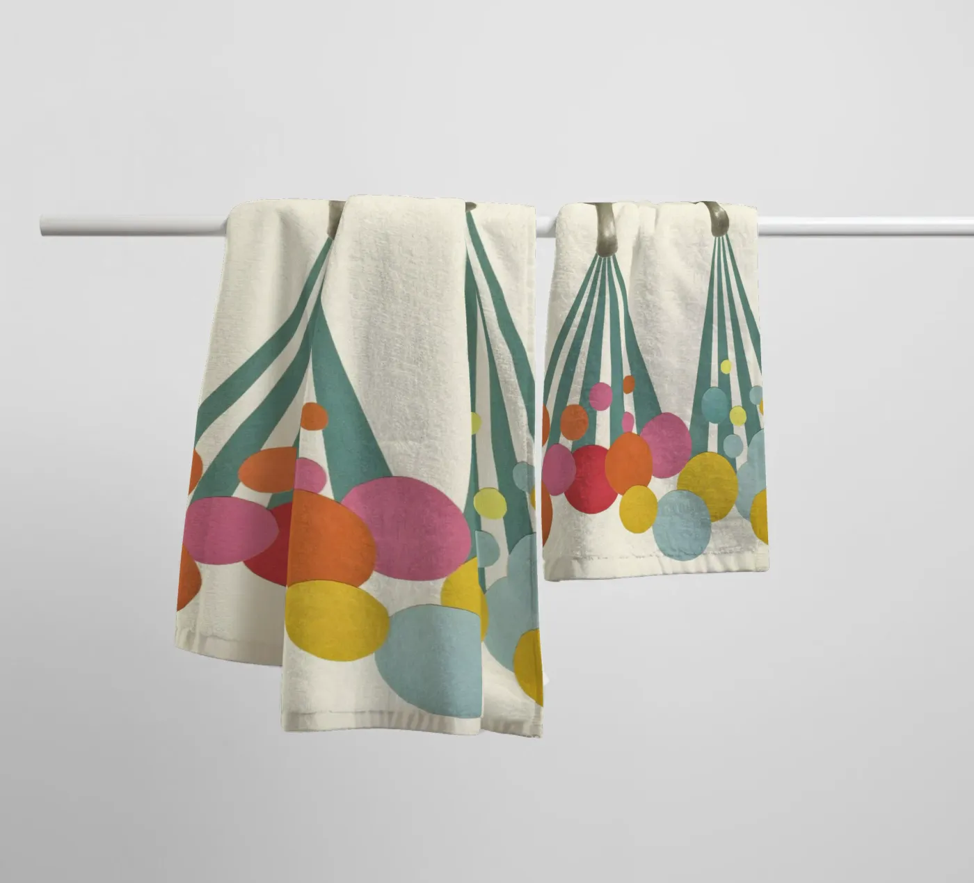 Soapsuds badhanddoek van Cassia Beck Collage