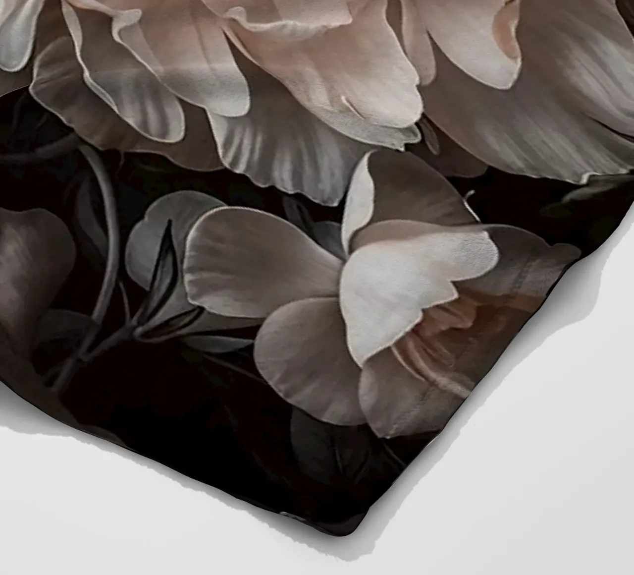 Majestic Flowers Baroque Luxury Marrone Scuro Pesca Blush coperta in pile da Andrea Haase Vintage World