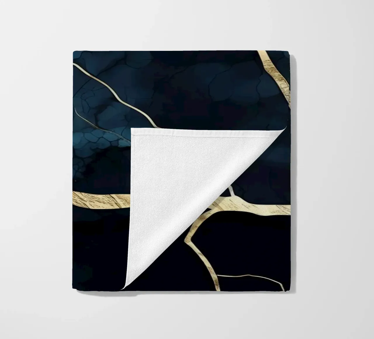 Art kintsugi doré beach towel by Théïa's Fantasia World