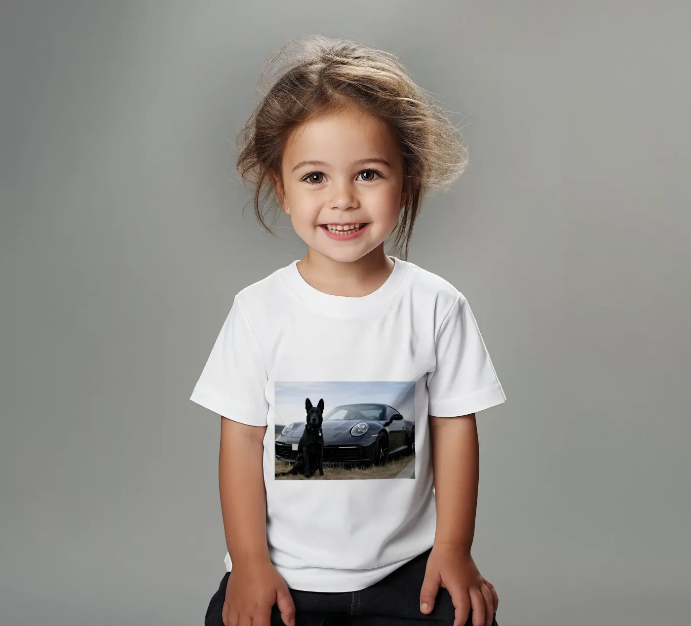 cane nero e auto t-shirt bambini da Deemoll