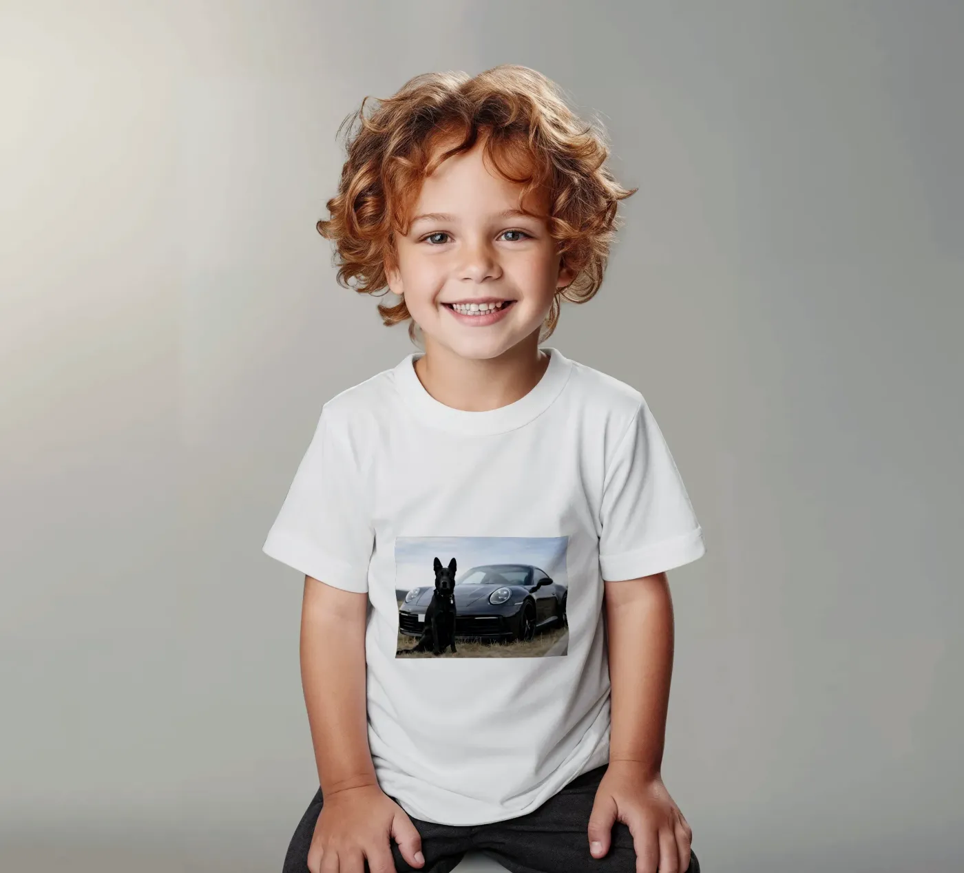 cane nero e auto t-shirt bambini da Deemoll