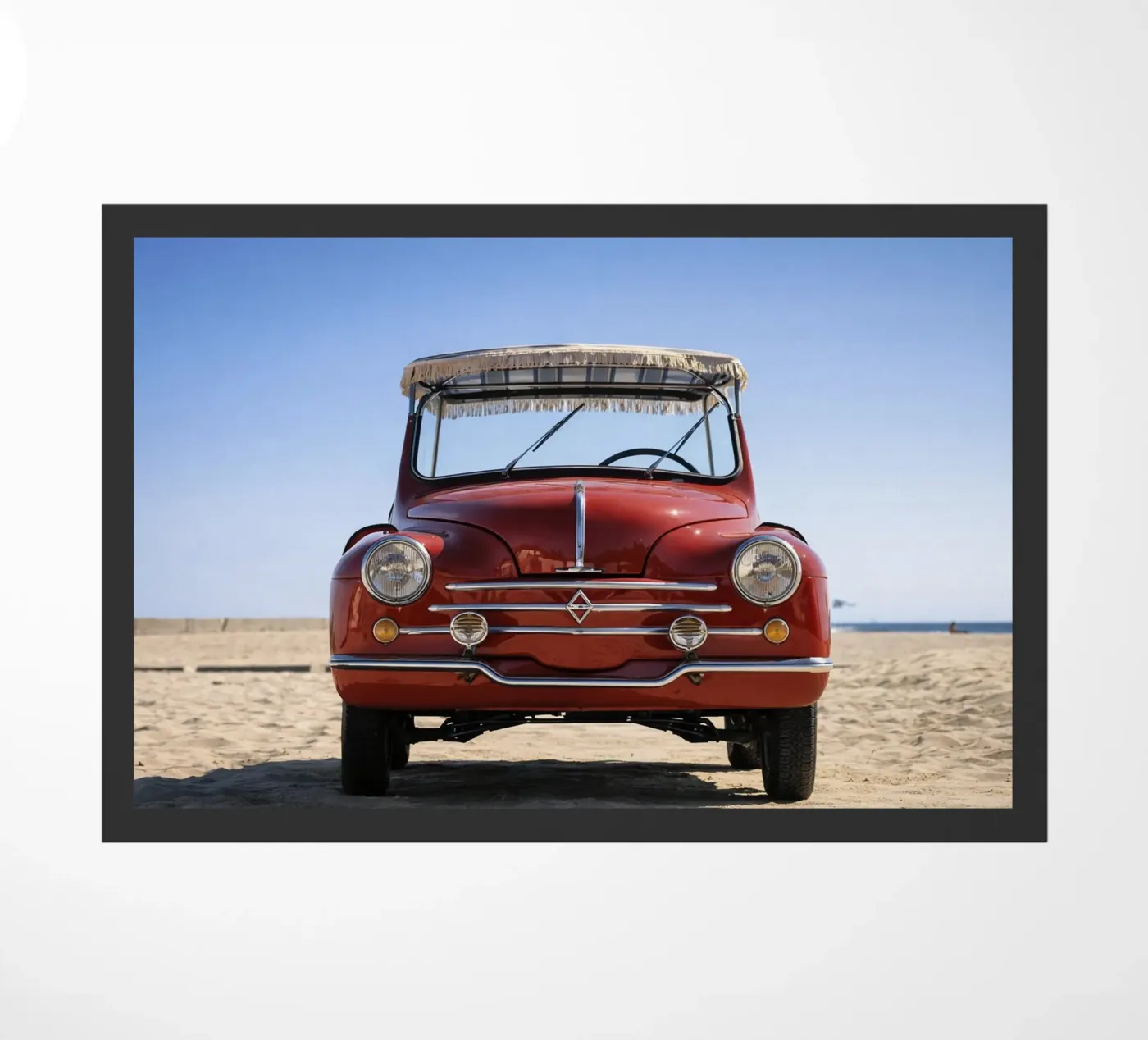 Oldtimer in Rot Fußmatte von Deemoll