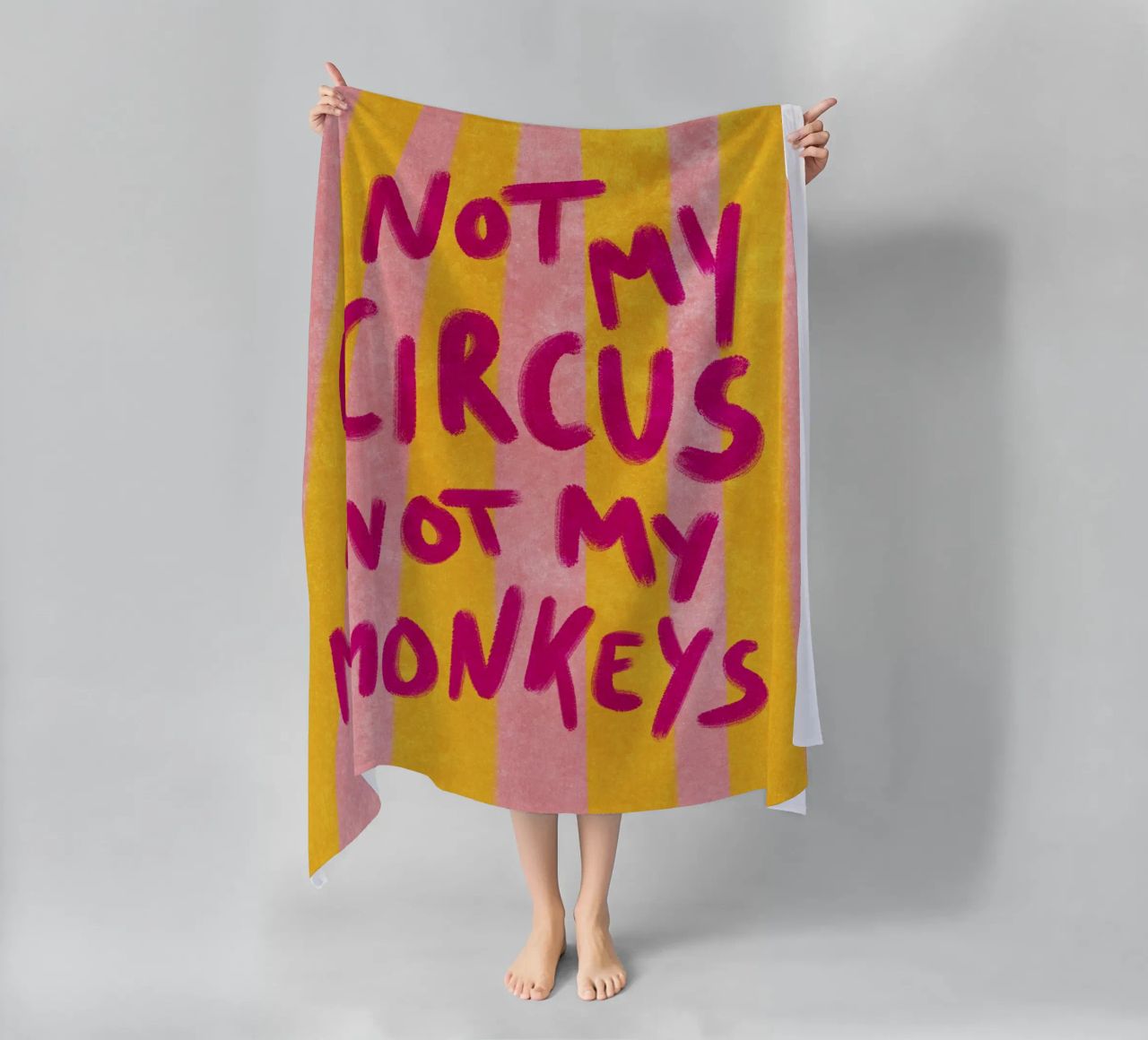 Not my Circus not my Monkeys Strandtuch von Illustration Raissa Oltmanns