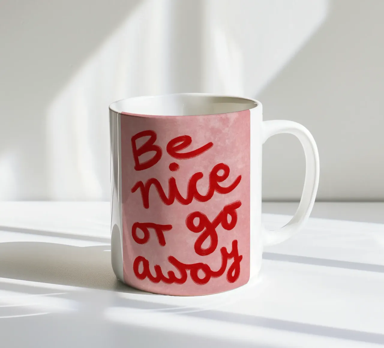 Be nice or go away tazza in ceramica da Illustration Raissa Oltmanns