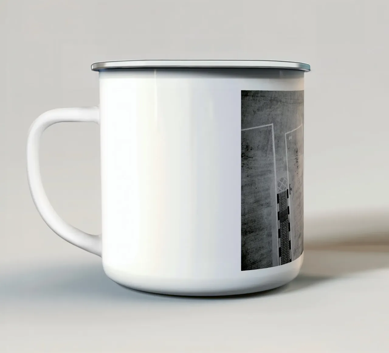 HK Parking 2 tazza in smalto da BLAEK Design Studio