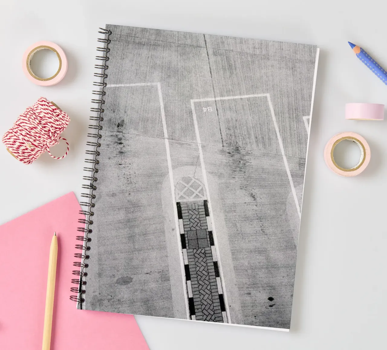 HK Parking 2 Ringbuch von BLAEK Design Studio