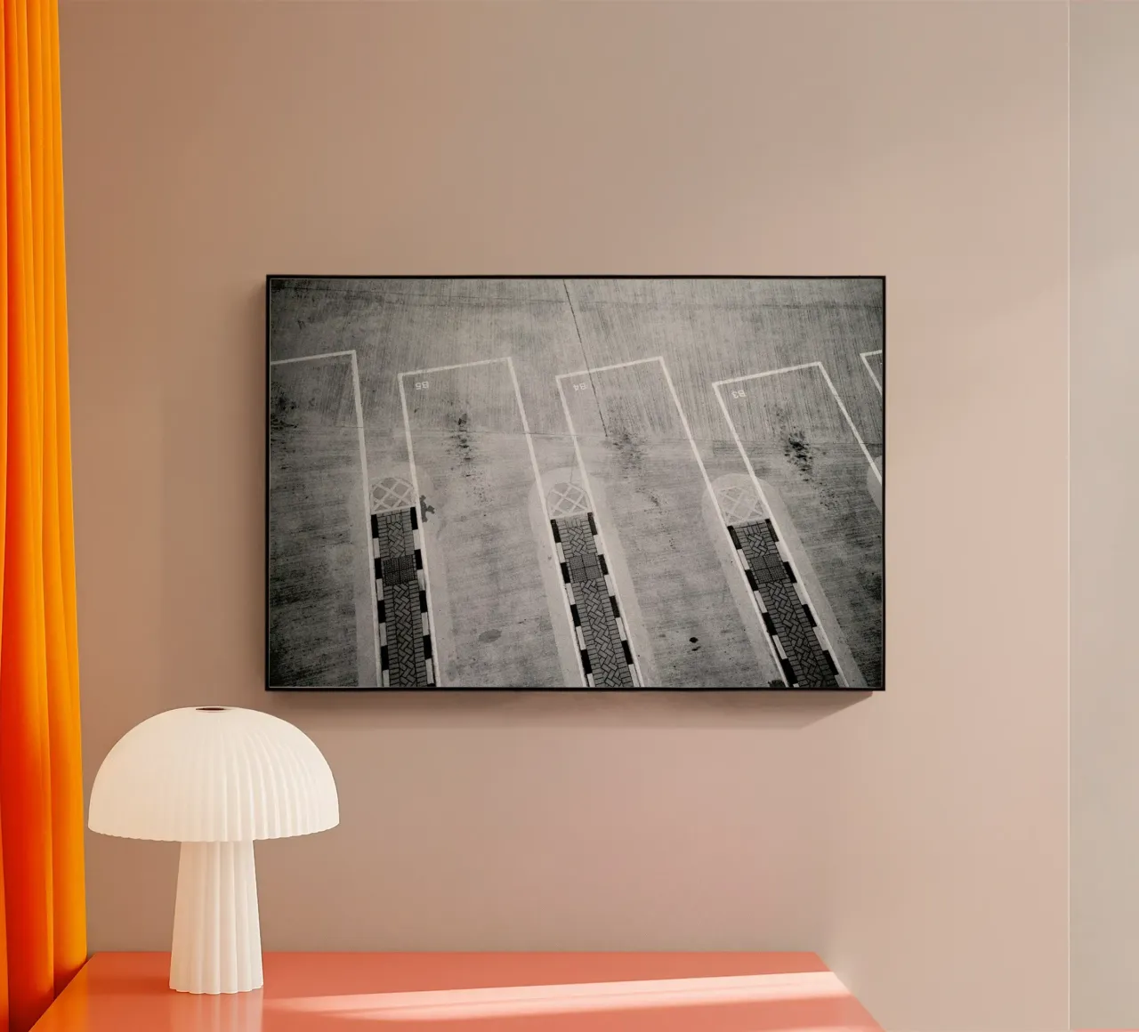 HK Parking 2 plexiglass da BLAEK Design Studio