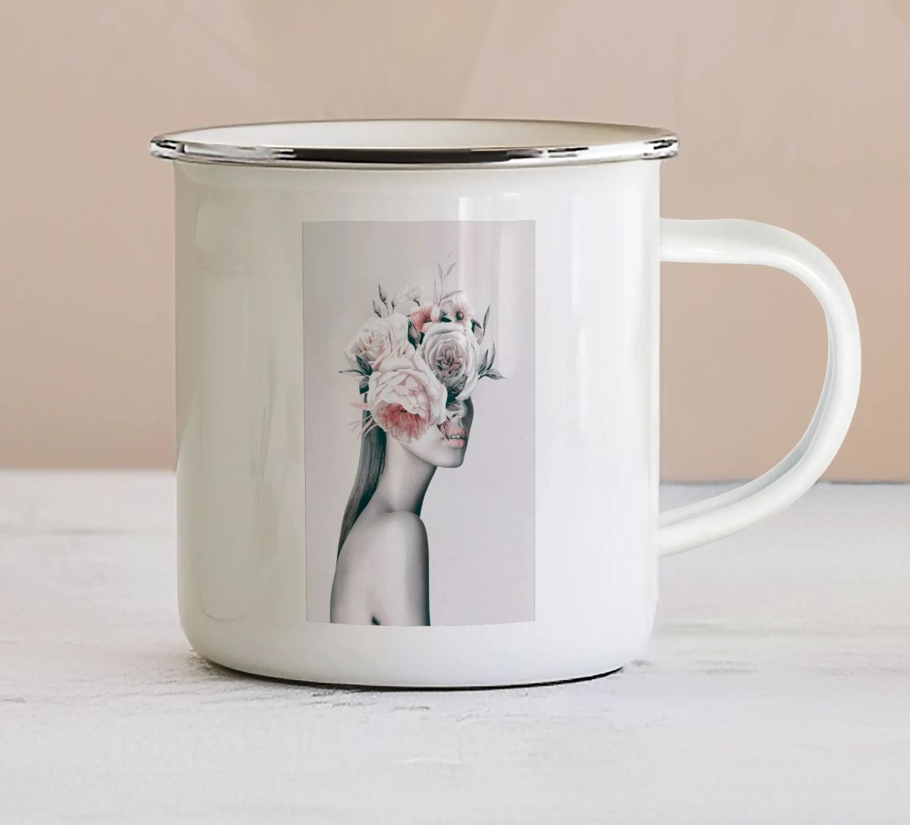 DONNA CON FIORI 11 tazza in smalto da dada22