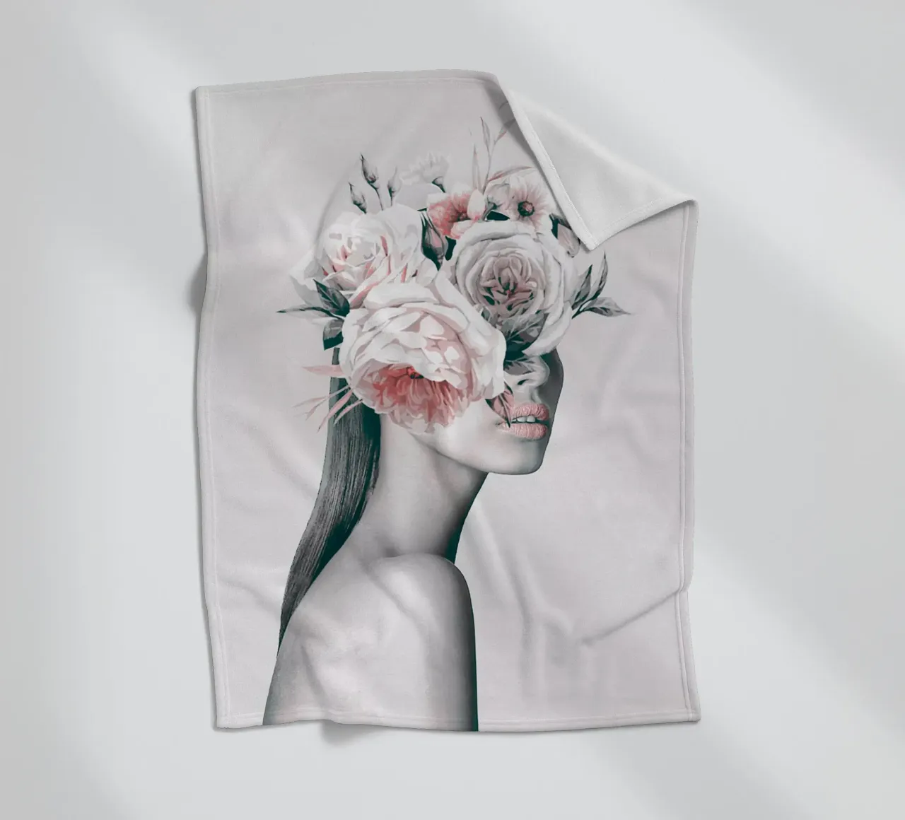 DONNA CON FIORI 11 coperta in pile da dada22