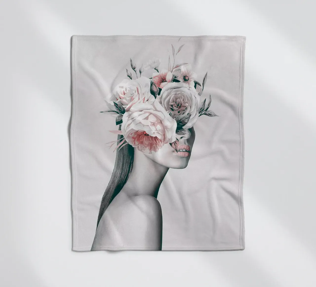 DONNA CON FIORI 11 coperta in pile da dada22