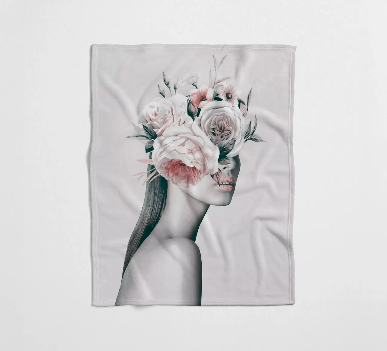 DONNA CON FIORI 11 coperta in pile da dada22