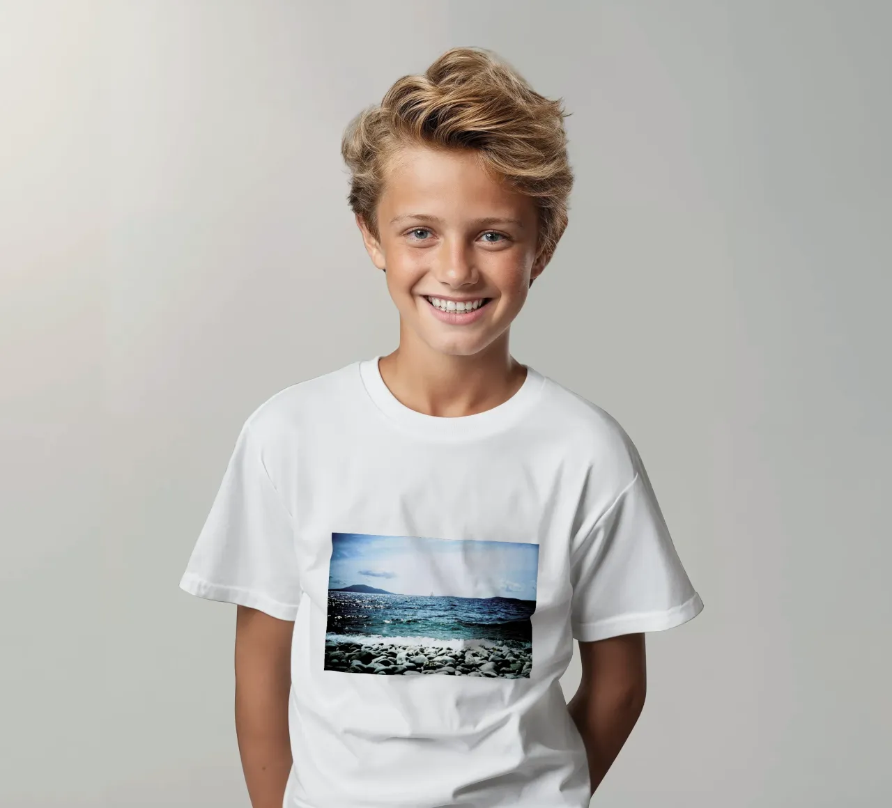 Wavy t-shirt bambini da BLAEK Design Studio