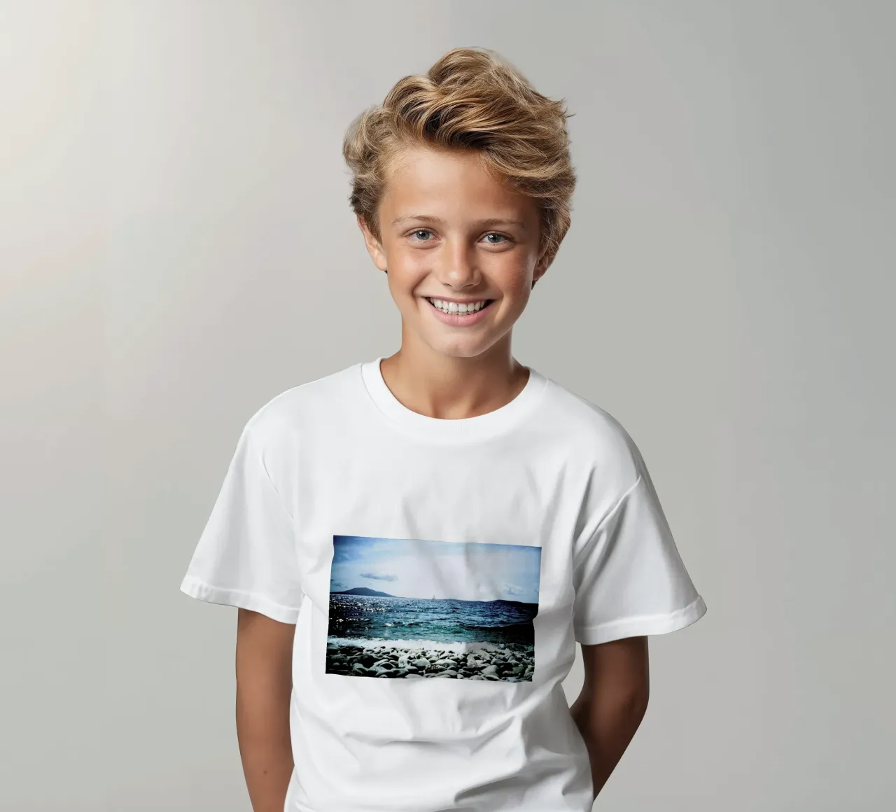 Wavy t-shirt bambini da BLAEK Design Studio
