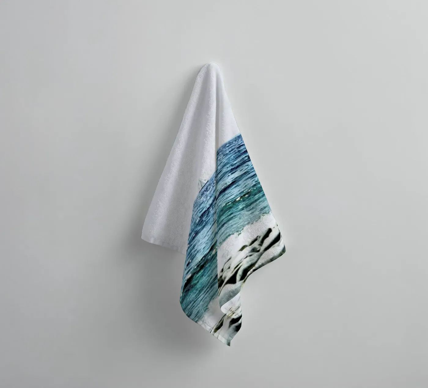 Wavy badhanddoek van BLAEK Design Studio