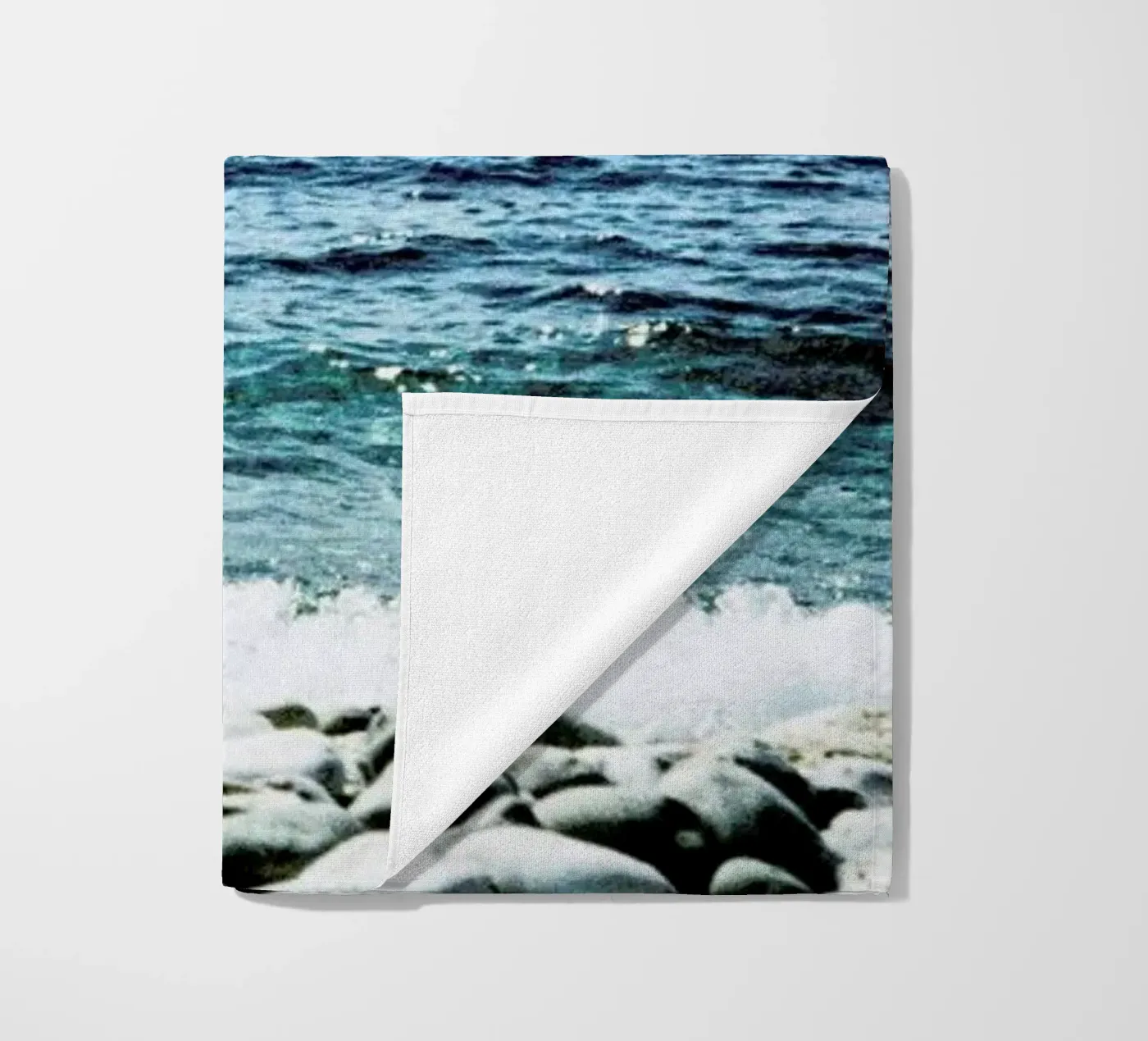 Wavy telo mare da BLAEK Design Studio