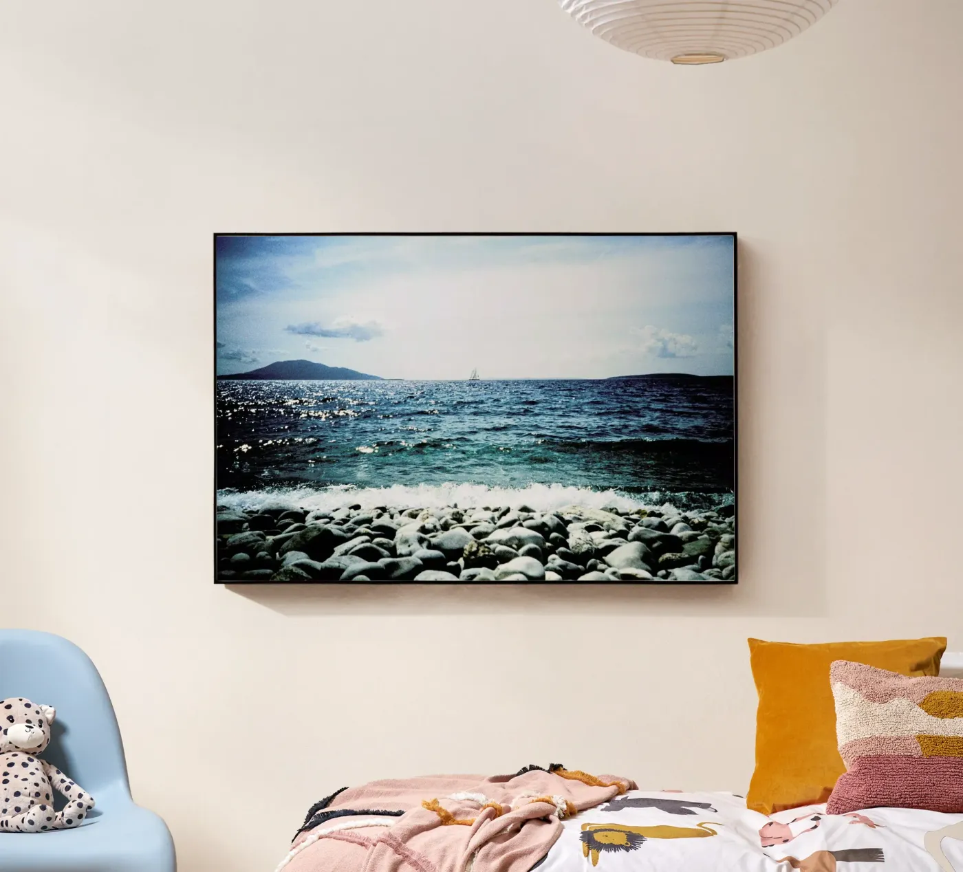 Wavy acrylic glass by BLAEK Design Studio