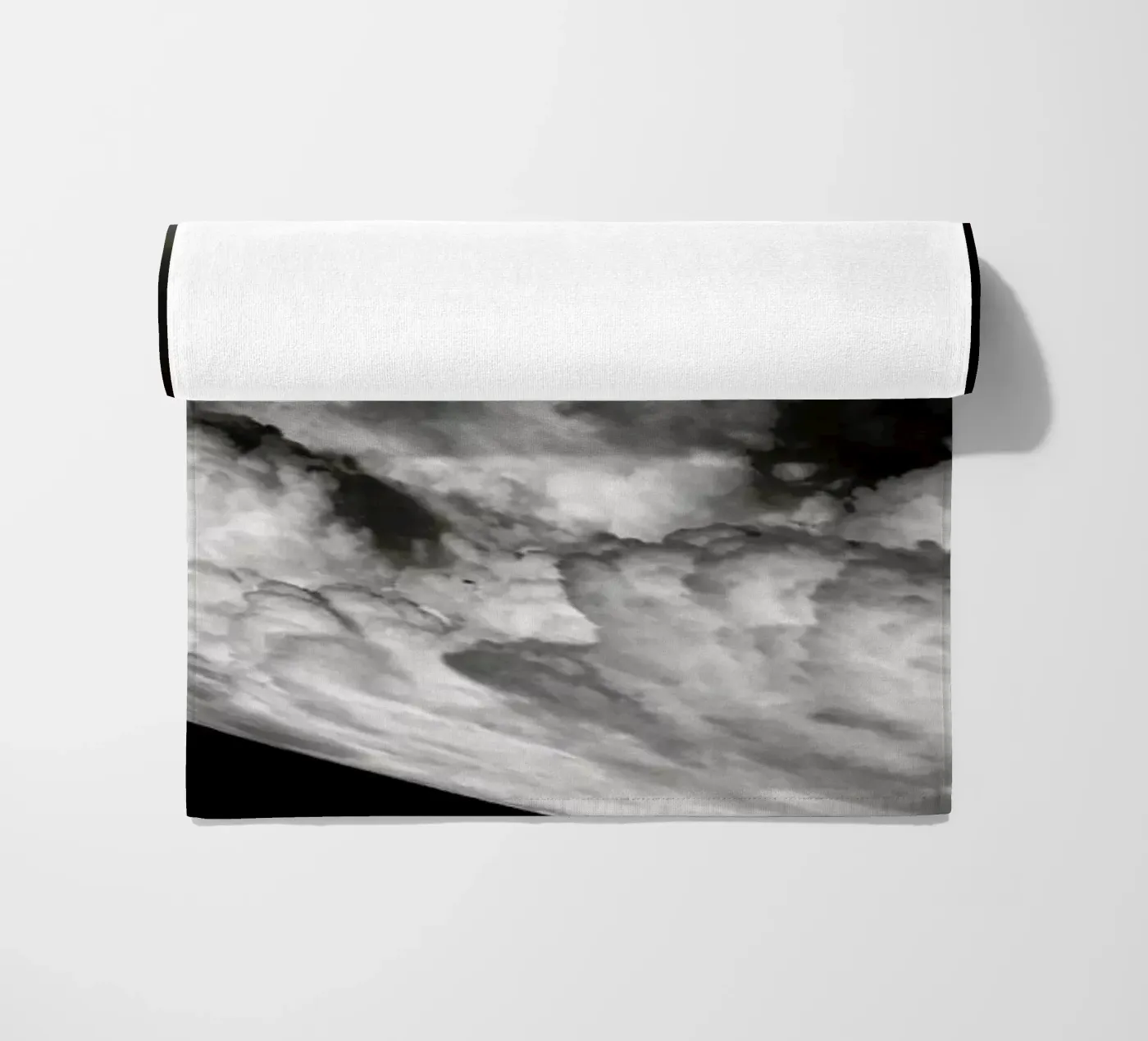 Storm Circle serviette de plage de Emma Zoe Brew