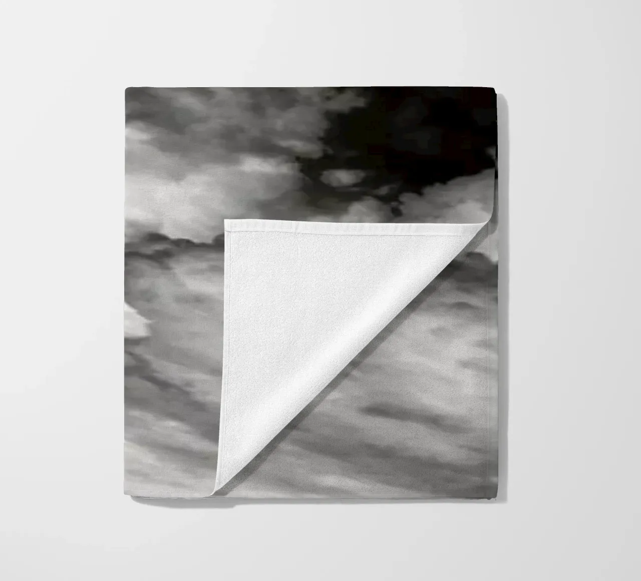 Storm Circle telo mare da Emma Zoe Brew