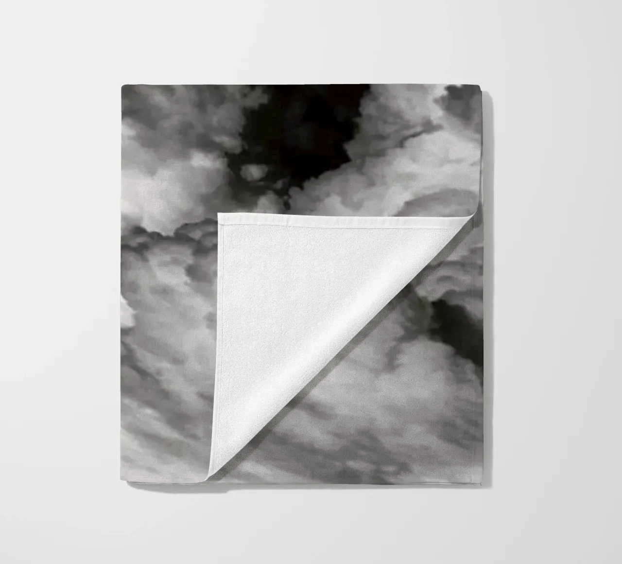 Storm Circle telo mare da Emma Zoe Brew