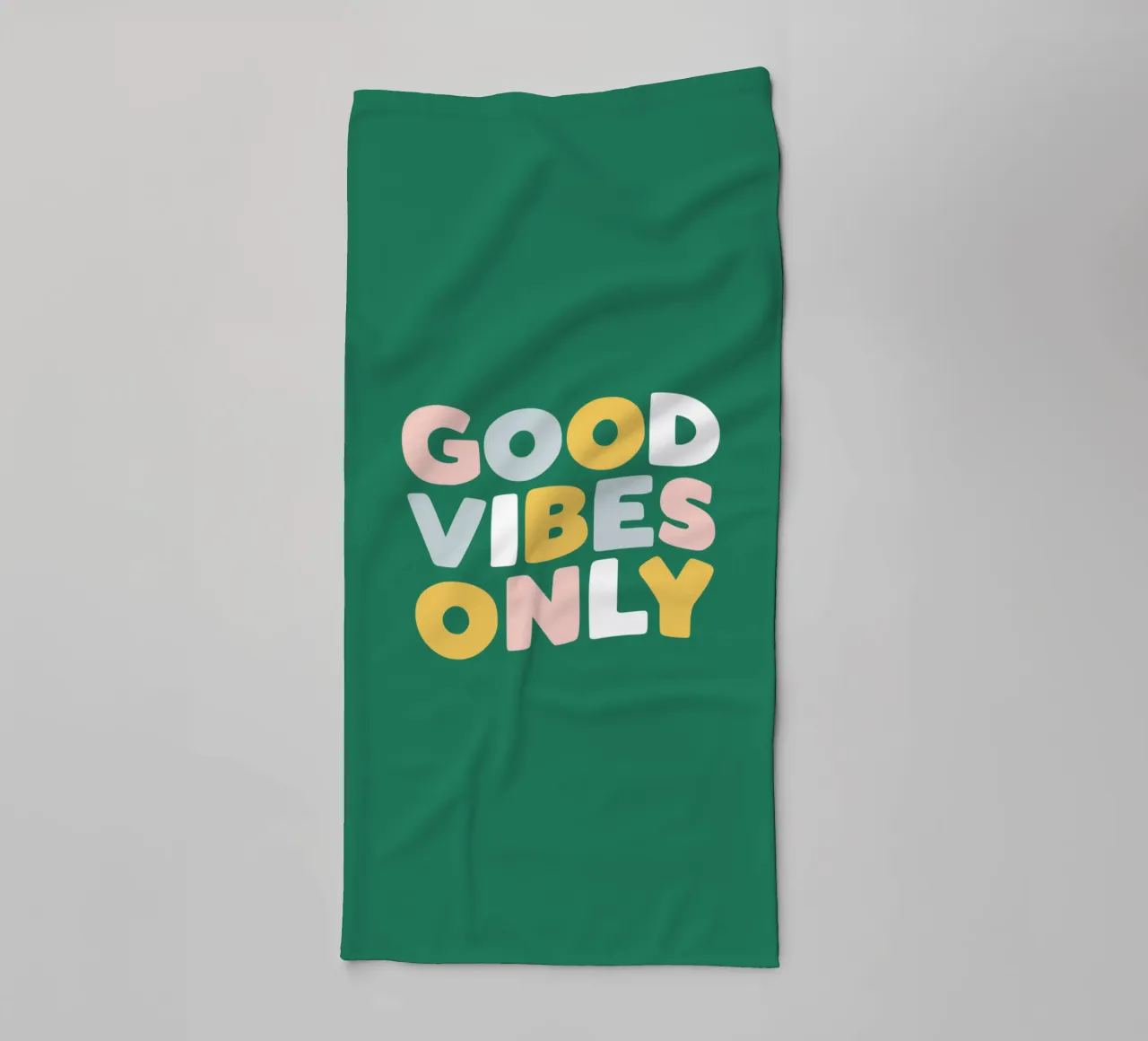Good Vibes Only Typografie Design Handtuch von THE MOTIVATED TYPE