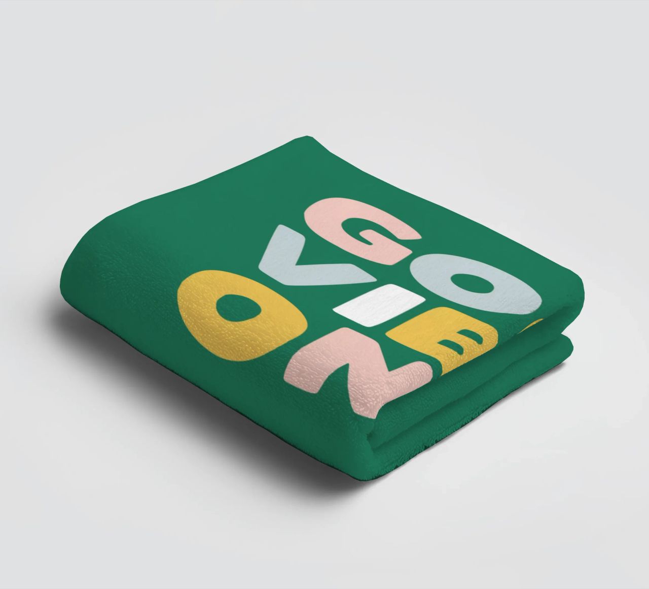 Design tipografico solo per le buone vibrazioni asciugamano da bagno da THE MOTIVATED TYPE