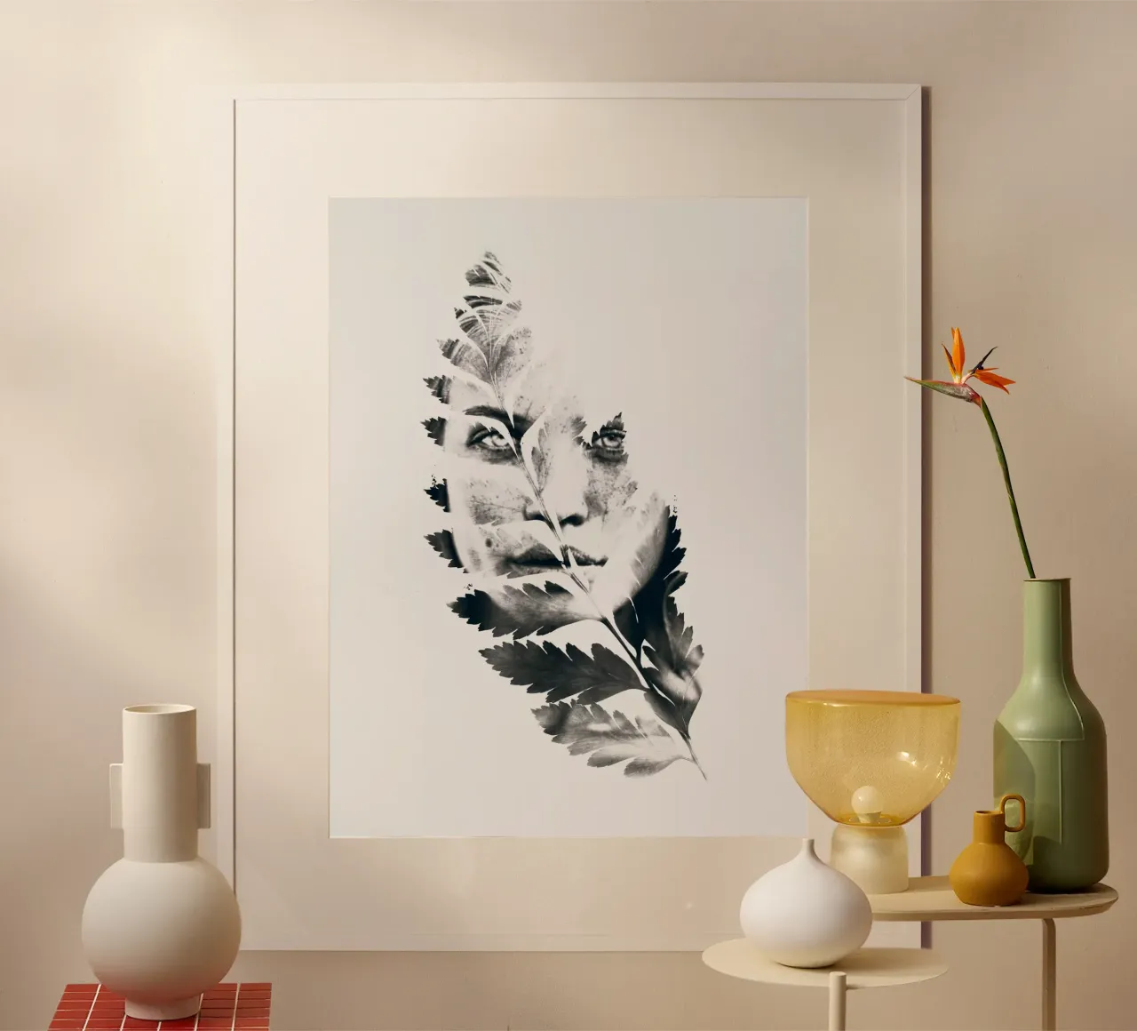Ritratto di donna (foglie) poster con telaio in legno da dada22