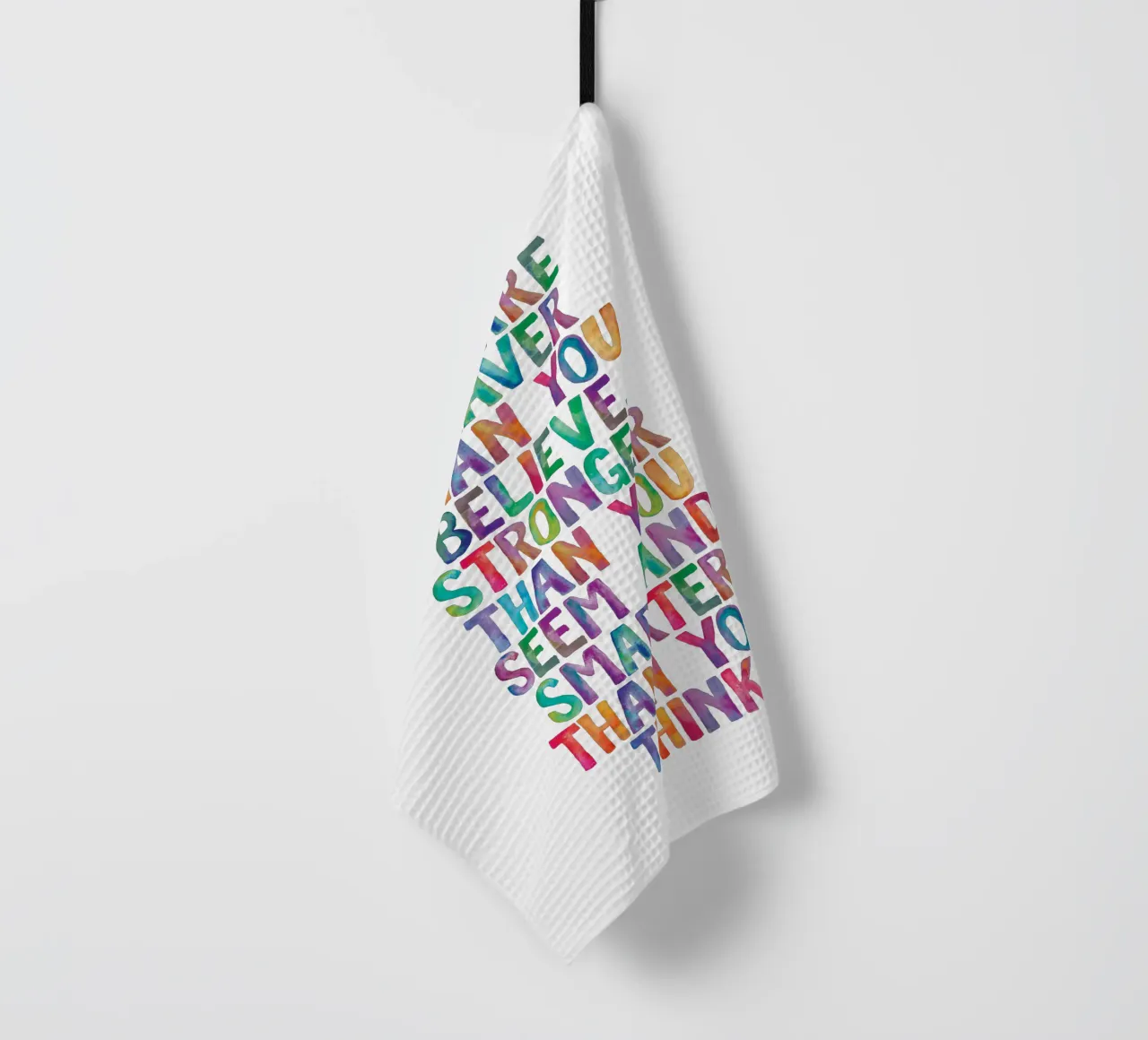 Sei più coraggioso di quanto tu creda Design tipografico arcobaleno canovaccio da cucina da THE MOTIVATED TYPE