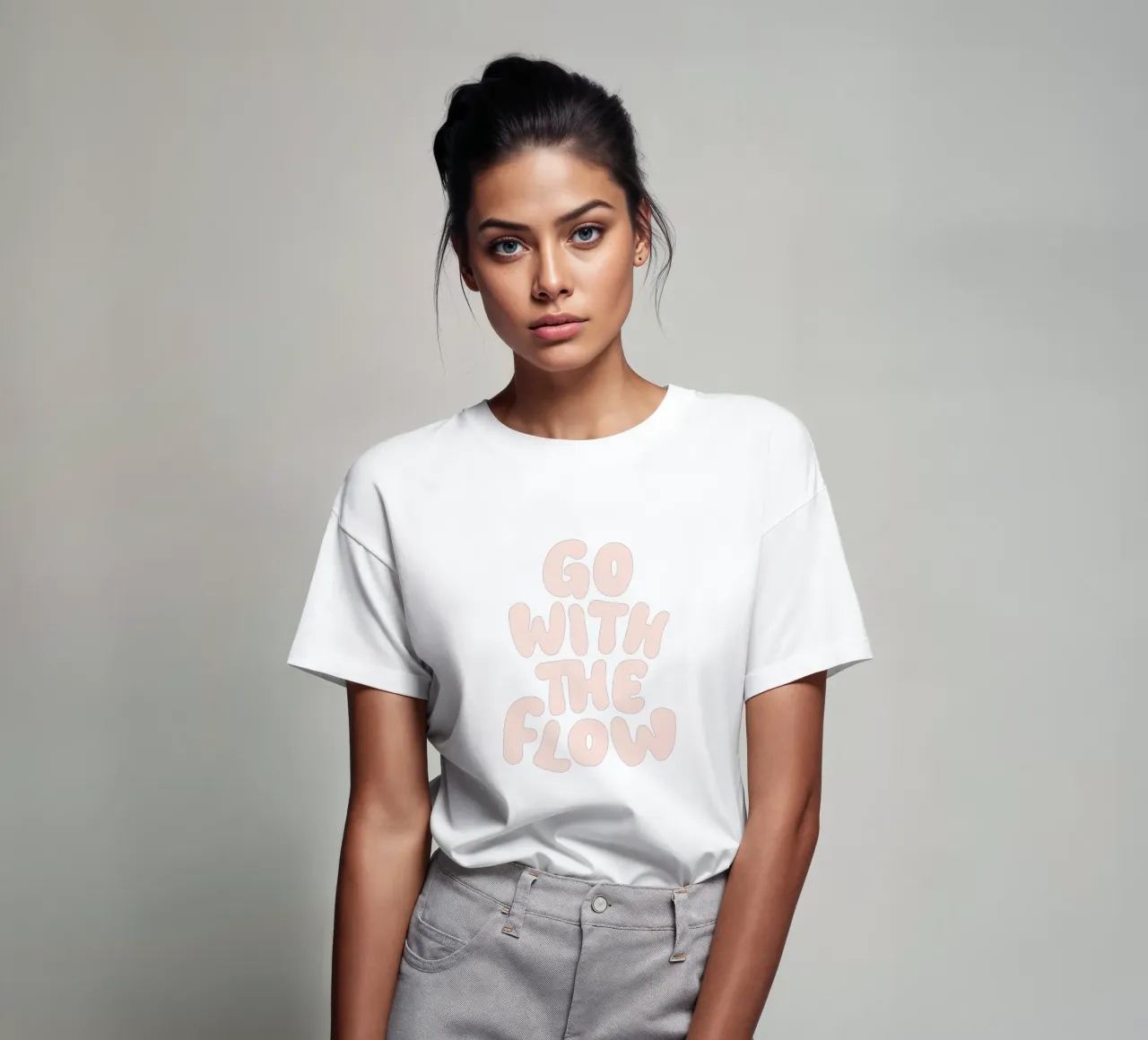 Go With The Flow Typografie Design apaisant t-shirt de THE MOTIVATED TYPE